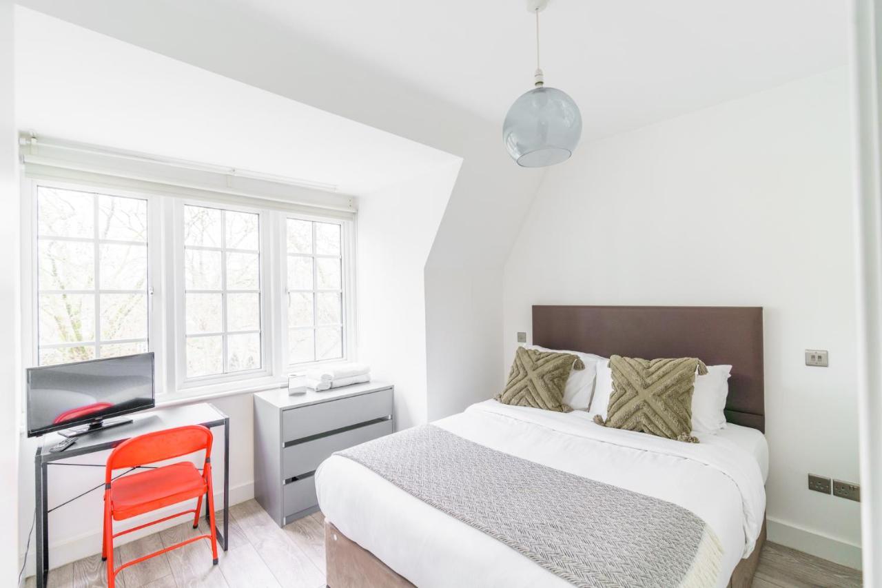 Top Floor Apartment High Street Kensington Лондон Екстериор снимка