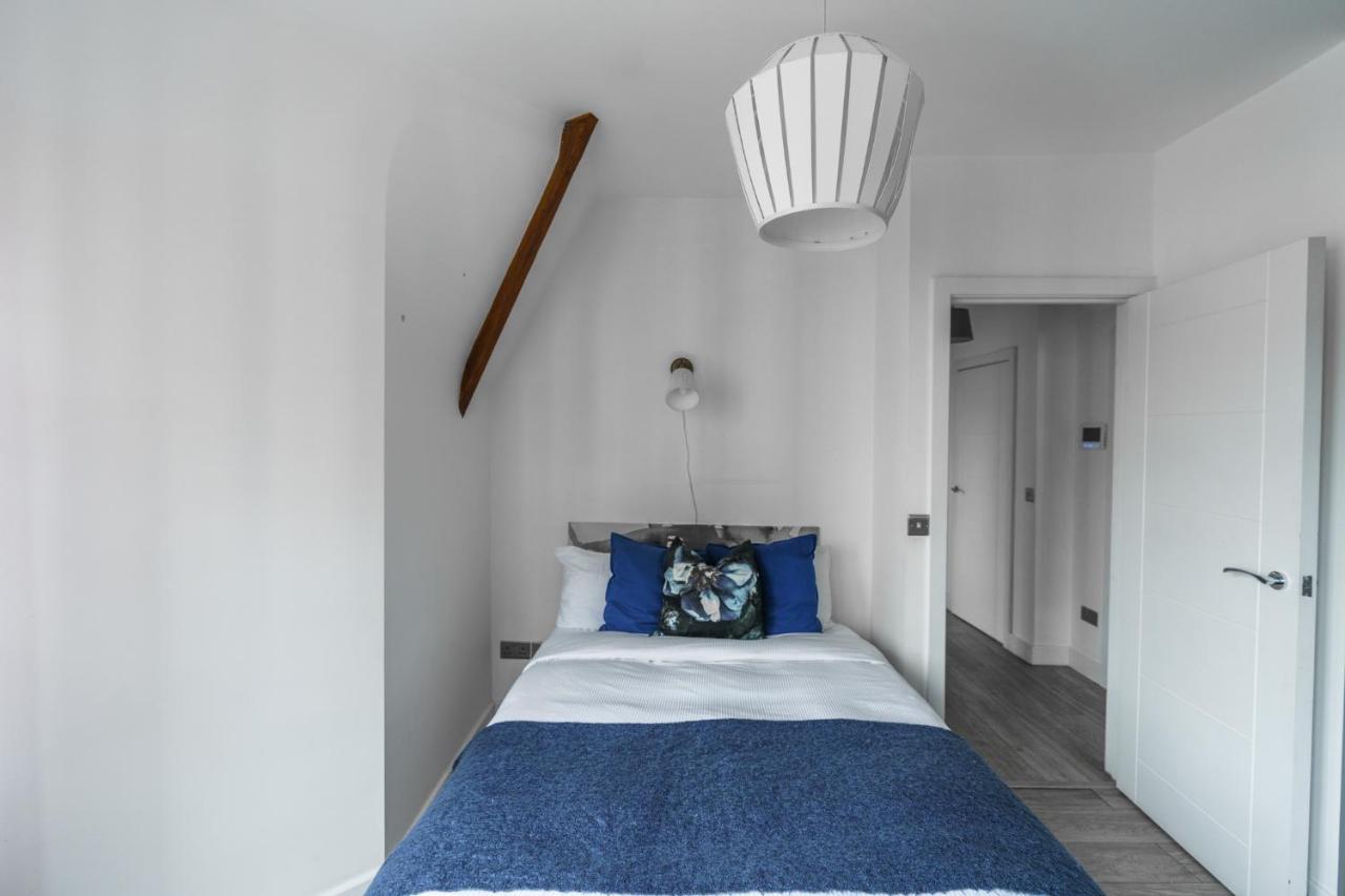 Top Floor Apartment High Street Kensington Лондон Екстериор снимка