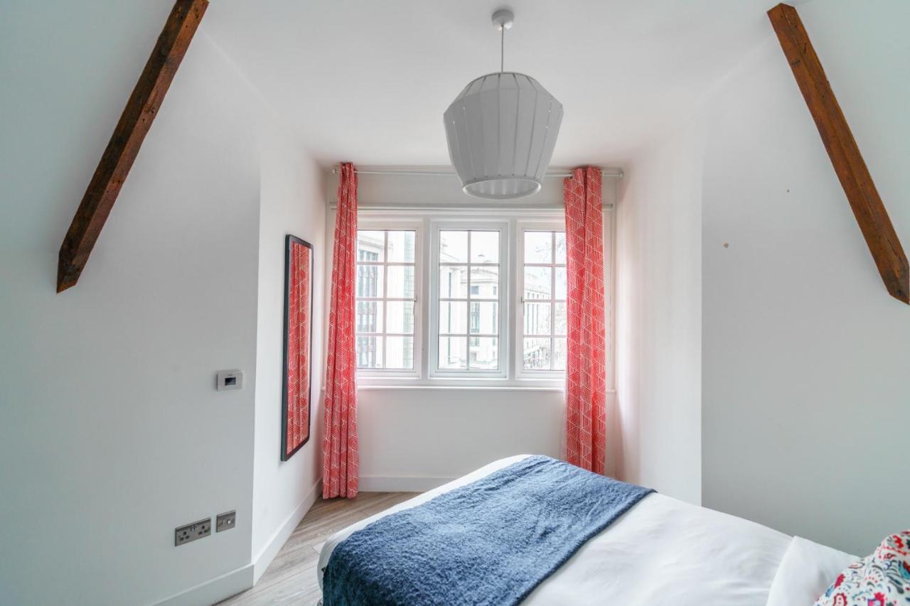 Top Floor Apartment High Street Kensington Лондон Екстериор снимка