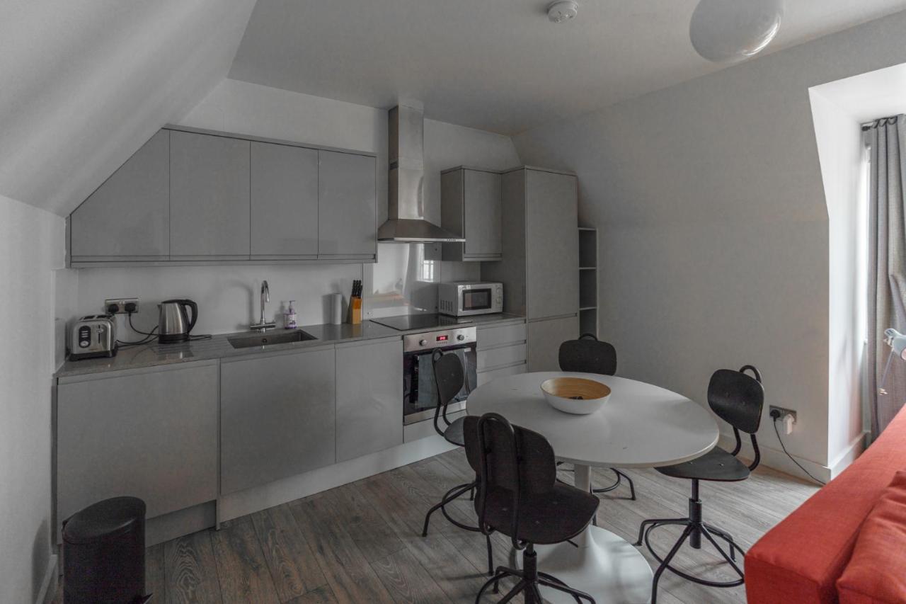Top Floor Apartment High Street Kensington Лондон Екстериор снимка